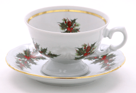 teacupOnSaucerChristmasBerryFullTWG